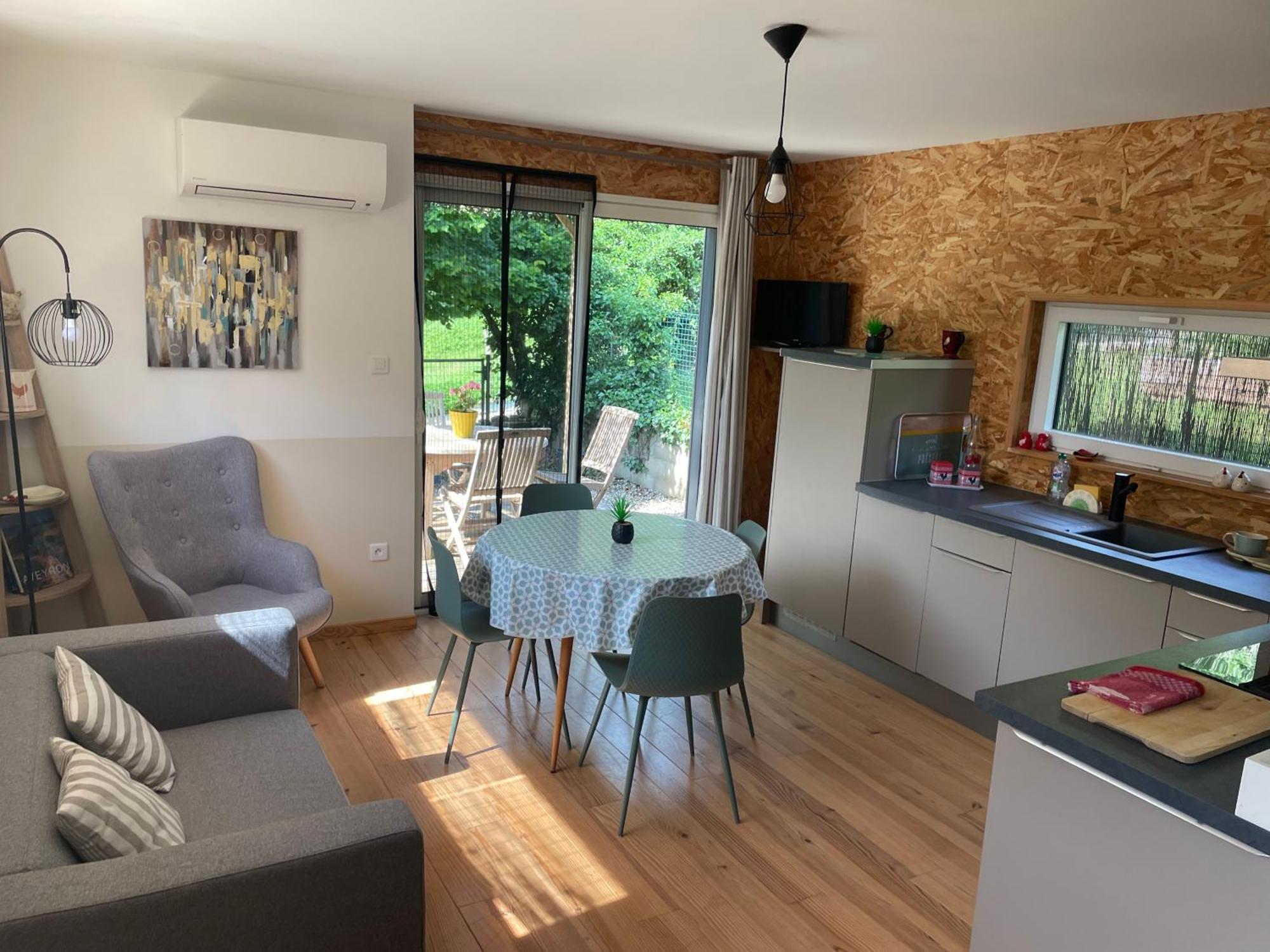 Bessuejouls Gite Chalet Bois מראה חיצוני תמונה
